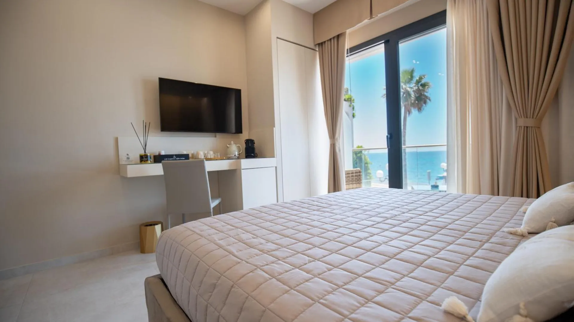 Nery Home Luxury Giardini Naxos Affittacamere